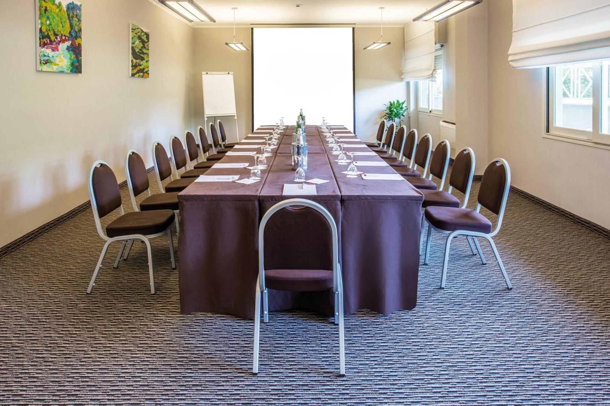 Crowne Plaza St. Peter's By Ihg Hotel 4*