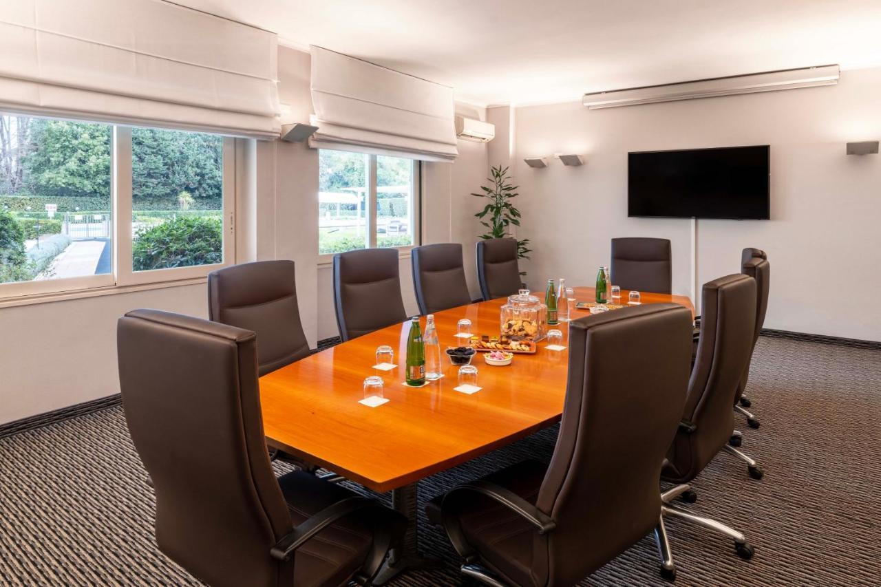 Hotel Crowne Plaza St. Peter's By Ihg 4*